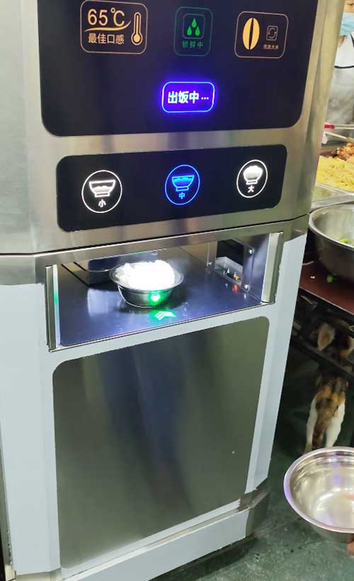 自动打饭机提升食堂打饭效率